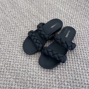 Black Puffy Sandals